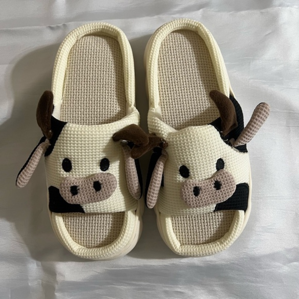 Slippers I Women’s I Cow Motif